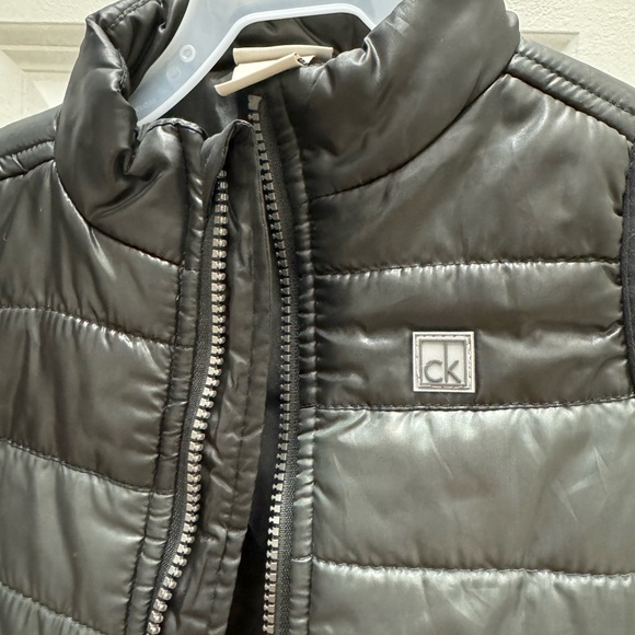 Calvin Klein jeans, boy, puffer vest - Picture 6 of 7